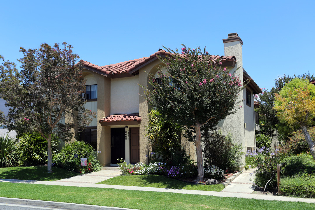 10640-10648 Oak St in Los Alamitos, CA - Building Photo