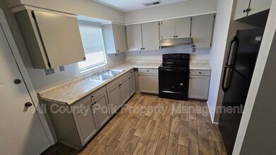 1342 Reynolds Rd in Lakeland, FL - Foto de edificio - Building Photo