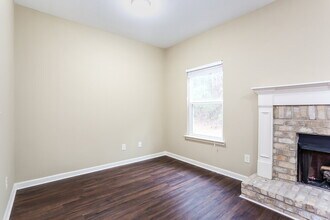 118 Crescent Woode Way in Dallas, GA - Building Photo - Building Photo