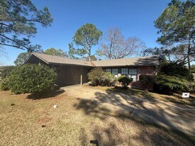 3137 Fredricksburg Dr in Montgomery, AL - Building Photo
