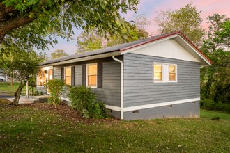 482 Gorman Bridge Rd in Asheville, NC - Building Photo - Building Photo