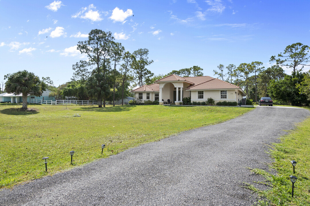 11290 51st Ct N in West Palm Beach, FL - Foto de edificio