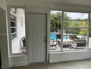 14001 Mustang Trail in Southwest Ranches, FL - Foto de edificio - Building Photo