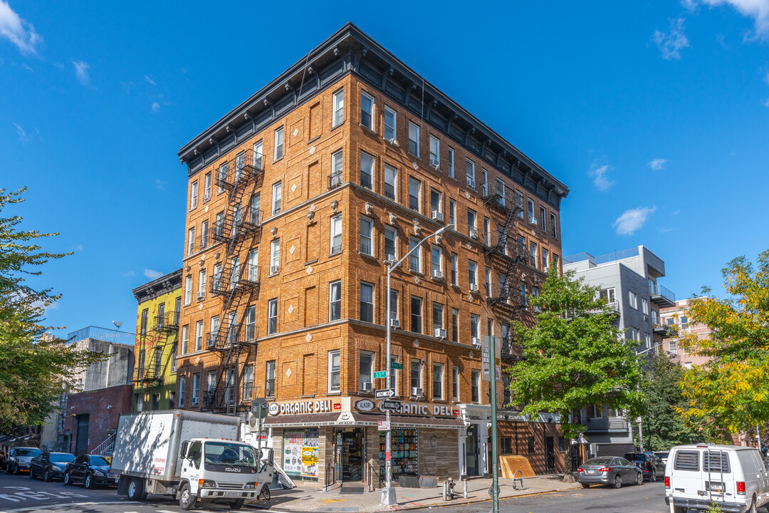 407 Keap St in Brooklyn, NY - Building Photo