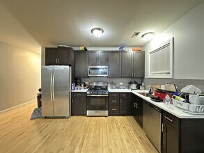 368 N Hamlin Ave, Unit J08P in Chicago, IL - Building Photo - Building Photo