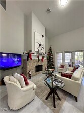 8413 Hollow Brook Cir in Naples, FL - Foto de edificio - Building Photo