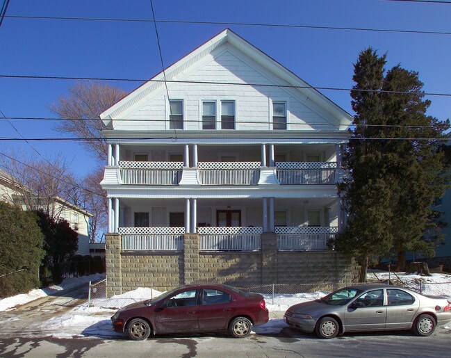 256 Whipple St in Fall River, MA - Foto de edificio - Building Photo