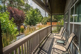 139 SE Heyburn St in Bend, OR - Building Photo - Building Photo