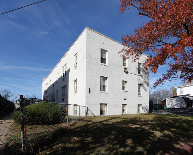 324 61st St NE in Washington, DC - Building Photo - Building Photo