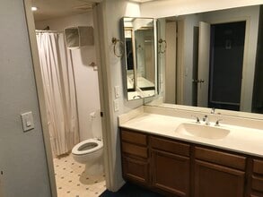 1905 E University Dr, Unit H244 in Tempe, AZ - Building Photo - Building Photo