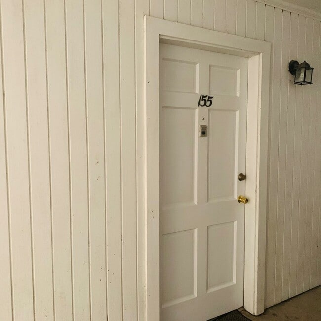 property at 675 Wooddale Blvd