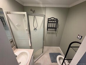 318 Claremont Ave in West Babylon, NY - Building Photo - Building Photo