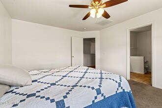 7042 W Mercer Ln in Peoria, AZ - Building Photo - Building Photo