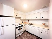 Karen Court Apartments in Lansdowne, PA - Building Photo - Interior Photo