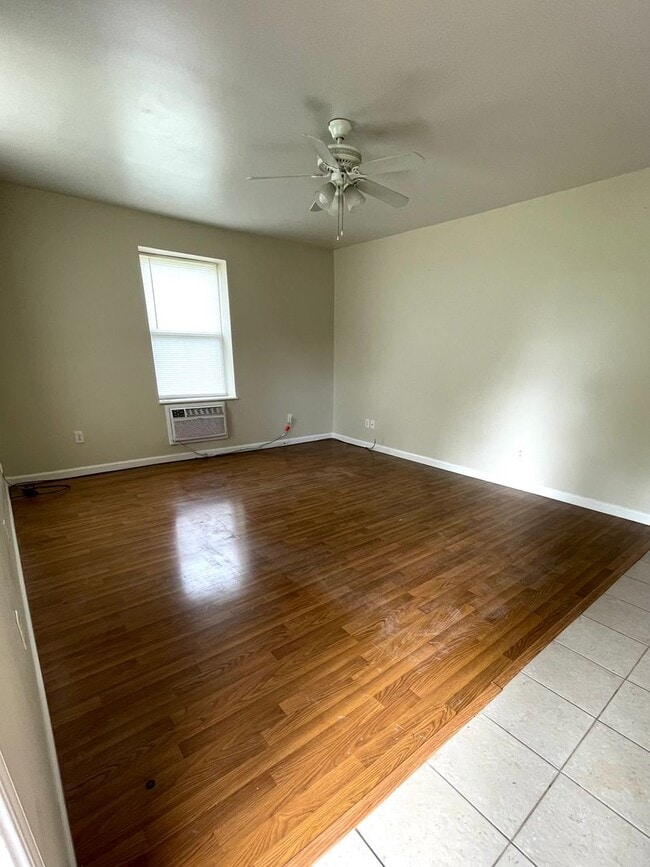 215 W 3rd St in Moscow Mills, MO - Building Photo - Building Photo