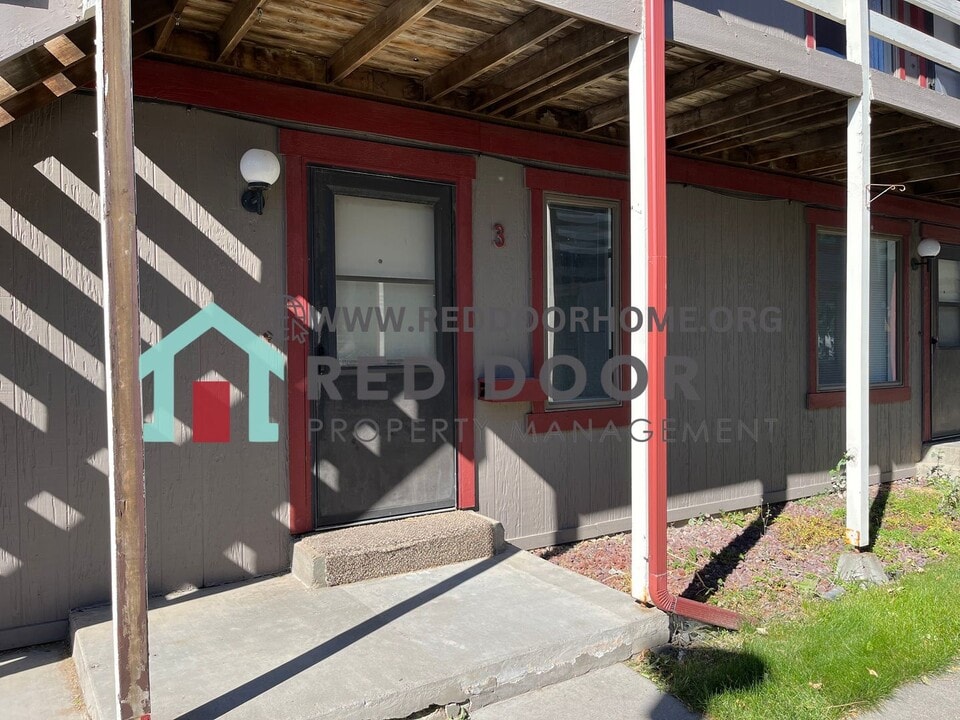 3542 11th Ave S in Great Falls, MT - Building Photo