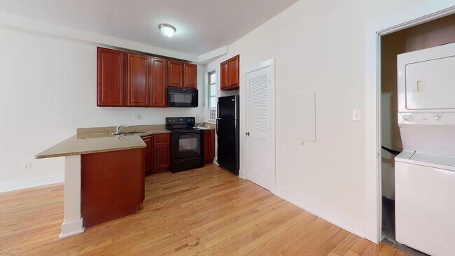property at 1921 N Gratz St