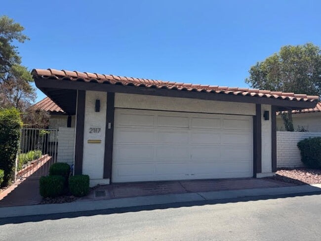 2117 Plaza Del Padre
