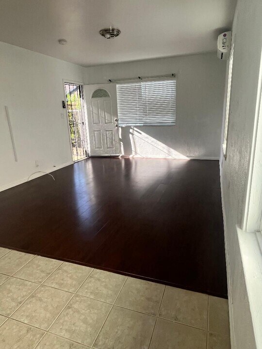 6725 Vineland Ave in Los Angeles, CA - Building Photo
