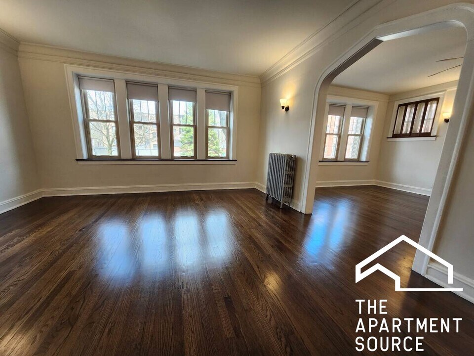 1159 E 52nd St, Unit 1 in Chicago, IL - Building Photo