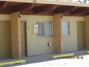 306 Jensen Highway in Hot Springs, SD - Building Photo - Building Photo