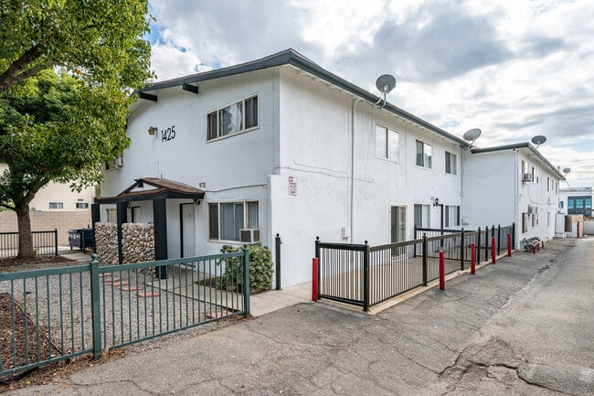 1425 W Stoneridge Ct