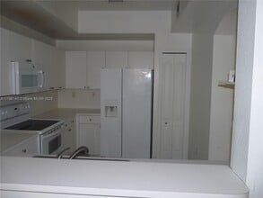 8980 W Flagler St in Miami, FL - Building Photo - Building Photo