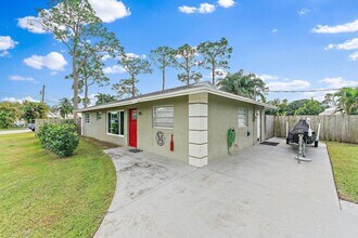 5854 SE Orange Blossom Trail in Hobe Sound, FL - Building Photo - Building Photo