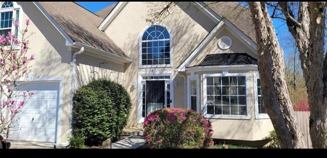 property at 5962 Rosie Ln SE