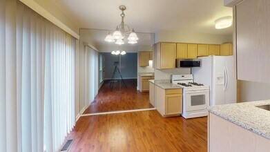 3044 Forest Creek Ct in Ann Arbor, MI - Building Photo - Building Photo