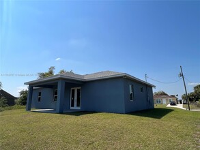 1528 Jay Terrace in La Belle, FL - Foto de edificio - Building Photo