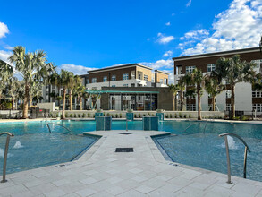 The Lucent at Sunrise in Kissimmee, FL - Building Photo - Building Photo