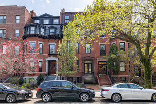 447 Beacon St in Boston, MA - Foto de edificio - Building Photo