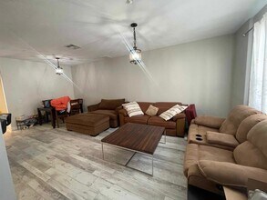 285 Reef Point Way in Oceanside, CA - Building Photo - Building Photo
