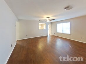 7902 Brazoria Park in San Antonio, TX - Building Photo - Building Photo