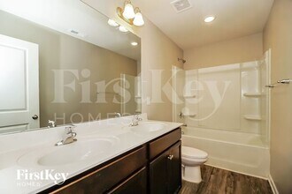 3219 Newell Vlg Dr in Charlotte, NC - Building Photo - Building Photo