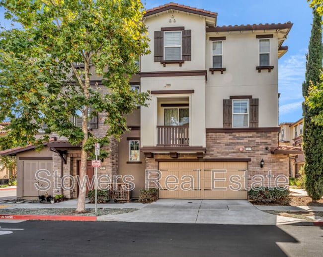 property at 34159 Via Lucca