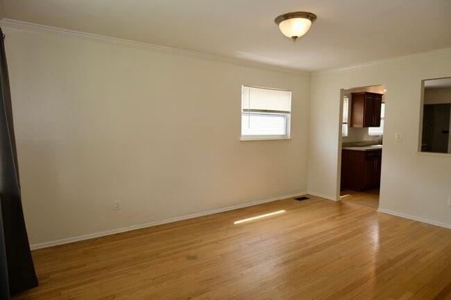 433 W Otis Ave in Hazel Park, MI - Building Photo - Building Photo