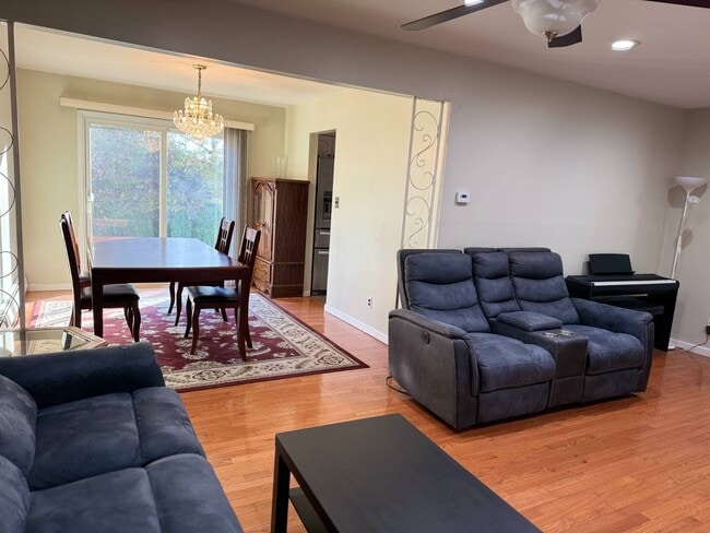 311 Concord St in Dix Hills, NY - Building Photo - Building Photo