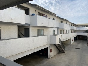 Stepney Apartments in Inglewood, CA - Building Photo - Building Photo