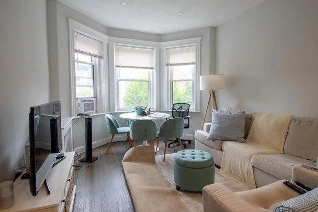 109 Queensberry St, Unit 5