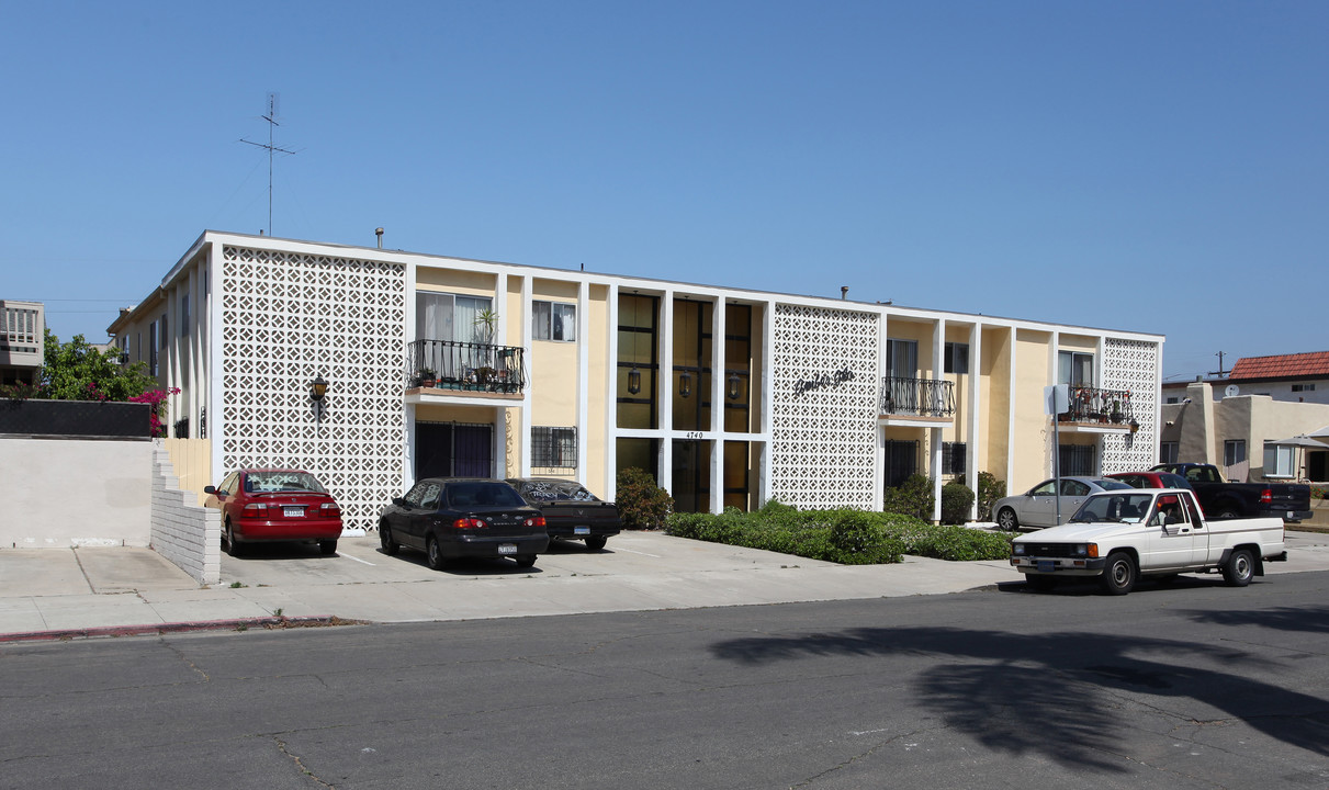 The Amberjack in San Diego, CA - Building Photo