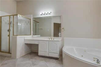 7703 Heather Ridge Ct in Irving, TX - Building Photo - Building Photo