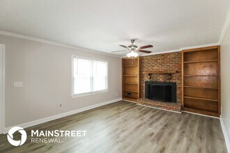 6348 Phillips Pl in Lithonia, GA - Building Photo - Building Photo