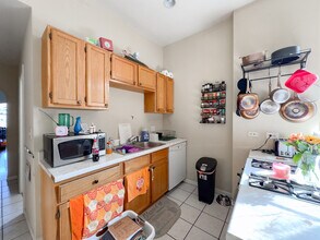 1326 N Artesian Ave, Unit J01P in Chicago, IL - Building Photo - Building Photo