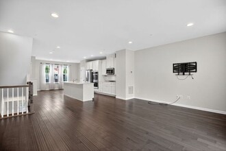 43718 Winterberry Wy in California, MD - Building Photo - Building Photo