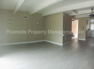 915 Paseo Grande-Unit -20 in Corona, CA - Building Photo - Building Photo
