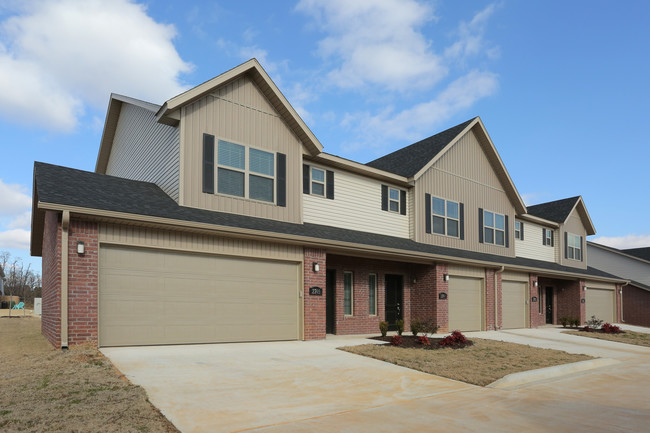 Kilimanjaro Duplexes in Rogers, AR - Building Photo - Primary Photo