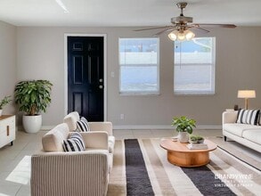 7236 Darien Way in Clearwater, FL - Foto de edificio - Building Photo