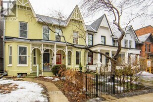 92 Willcocks St in Toronto, ON - Building Photo